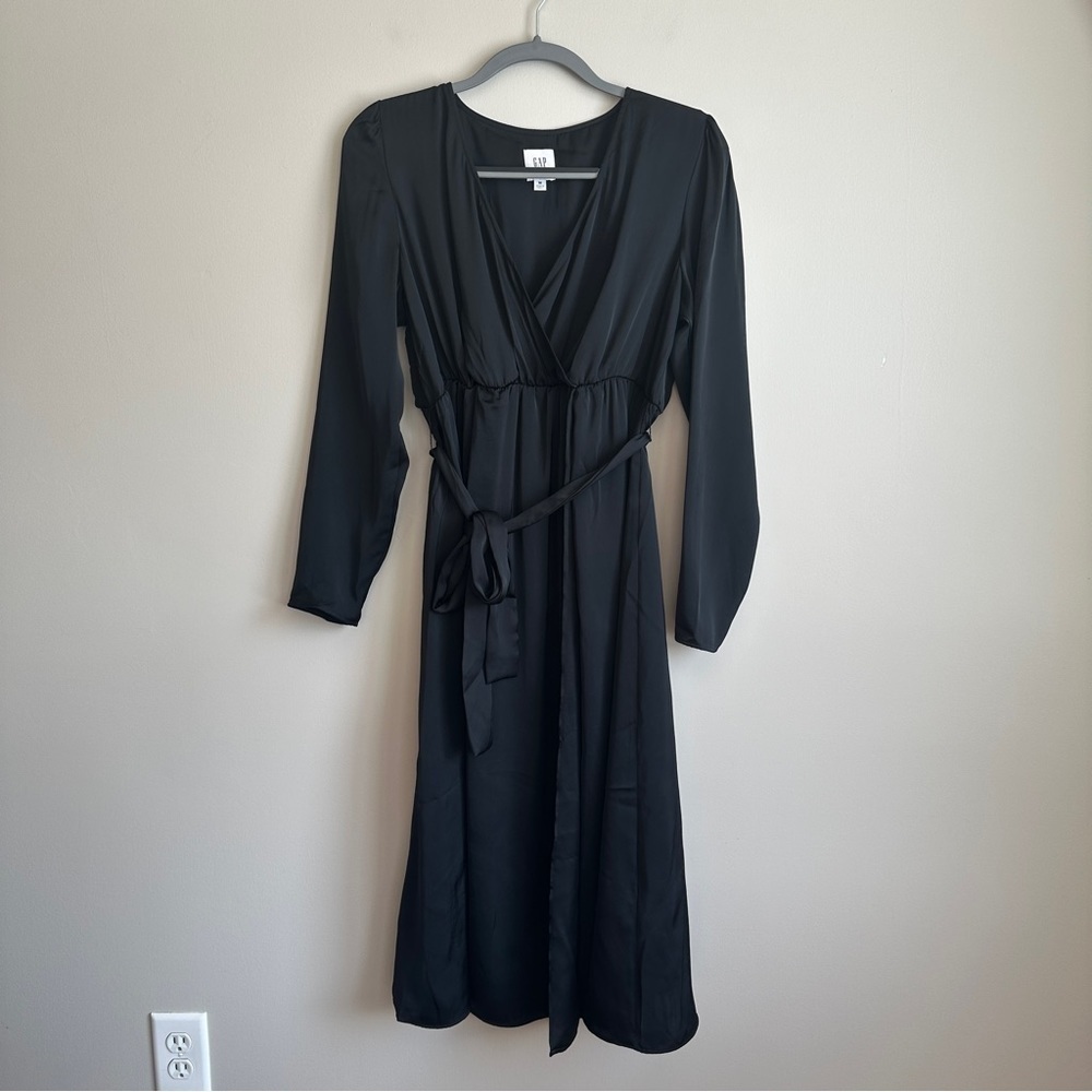 NWOT Gap Maternity Black Satin Long Sleeve Maxi Dress M